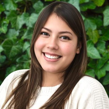 Facetune_16-12-2025-14-12-27 2